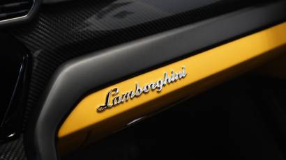 Lamborghini Urus - Thahab Motors Luxury Car Dealership DubaiRolls Royce Cullinan - Thahab Motors Luxury Car Dealership Dubai