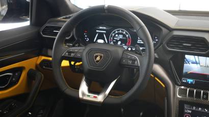 Lamborghini Urus - Thahab Motors Luxury Car Dealership DubaiRolls Royce Cullinan - Thahab Motors Luxury Car Dealership Dubai
