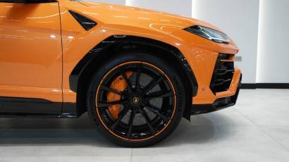 Lamborghini Urus - Thahab Motors Luxury Car Dealership DubaiRolls Royce Cullinan - Thahab Motors Luxury Car Dealership Dubai
