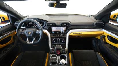 Lamborghini Urus - Thahab Motors Luxury Car Dealership DubaiRolls Royce Cullinan - Thahab Motors Luxury Car Dealership Dubai