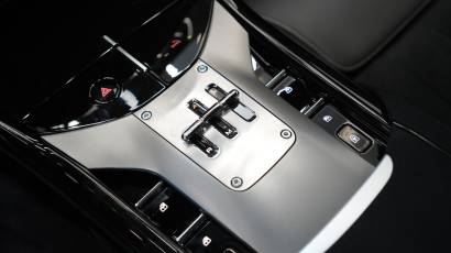 Ferrari Purosangue - Thahab Motors Luxury Car Dealership DubaiRolls Royce Cullinan - Thahab Motors Luxury Car Dealership Dubai
