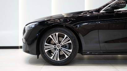 Mercedes-Benz E-Class E 200 - Thahab Motors Luxury Car Dealership - Dubai