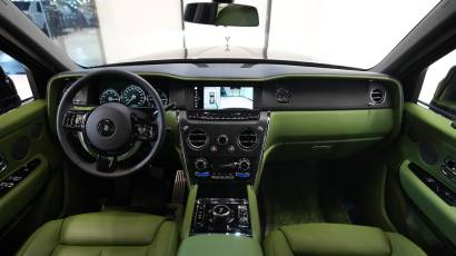 Rolls-Royce Cullinan Black Badge - 2023 - Thahab Motors Luxury Car Dealership Dubai