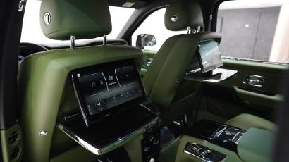 Rolls-Royce Cullinan Black Badge - 2023 - Thahab Motors Luxury Car Dealership Dubai