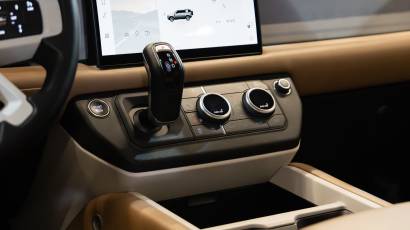 Land Rover Defender 110 X-Dynamic HSE - 25 -Thahab Motors Luxury Car Dealership Dubai