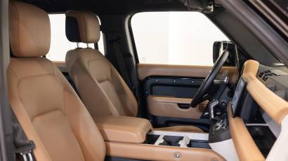 Land Rover Defender 110 X-Dynamic HSE - 25 -Thahab Motors Luxury Car Dealership Dubai