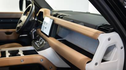 Land Rover Defender 110 X-Dynamic HSE - 25 -Thahab Motors Luxury Car Dealership Dubai