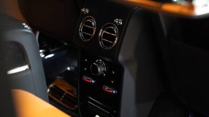 Rolls-Royce Cullinan - Black Badge - 2022 - Thahab Motors Luxury Car Dealership Dubai