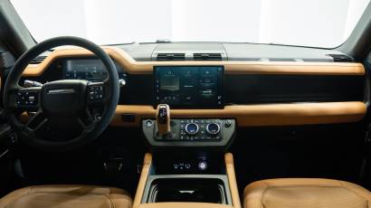 Land Rover Defender 90 - V8 Edition P525 - Thahab Motors Luxury Car Dealership Dubai