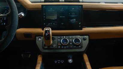 Land Rover Defender 90 - V8 Edition P525 - Thahab Motors Luxury Car Dealership Dubai