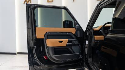 Land Rover Defender 90 - V8 Edition P525 - Thahab Motors Luxury Car Dealership Dubai
