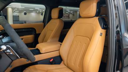 Land Rover Defender 90 - V8 Edition P525 - Thahab Motors Luxury Car Dealership Dubai