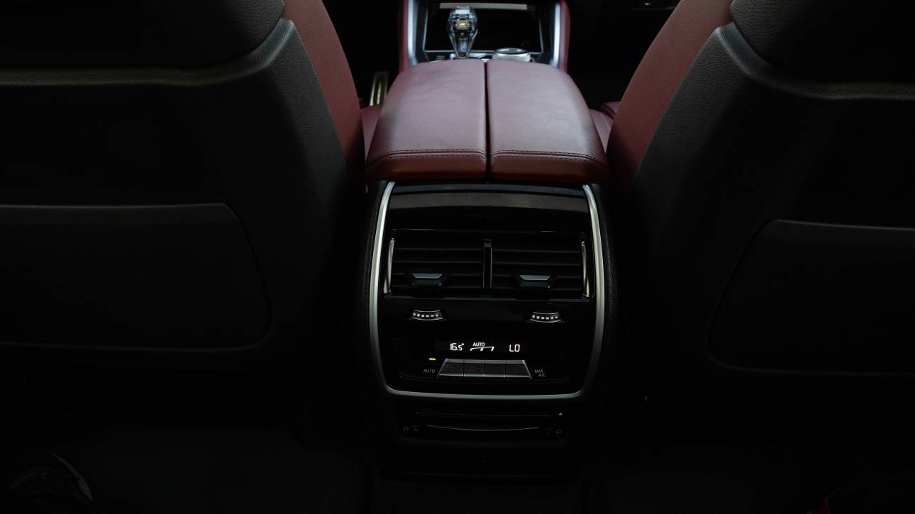 BMW X6 xDrive40i M Sport - 2021 - GCC - Thahab Motors Luxury Car Dealership Dubai