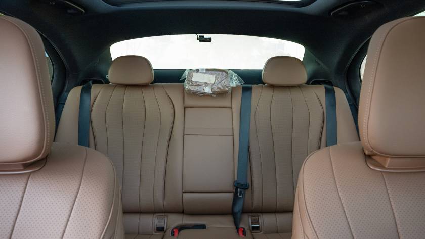 Mercedes-Benz E-Class E 200- 2023 - Thahab Motors Luxury Car Dealership Dubai (15)