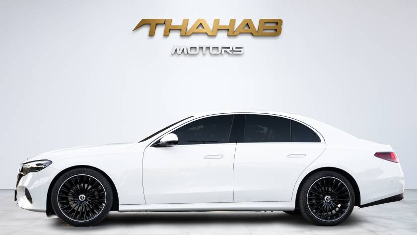 Mercedes-Benz E-Class E 200- 2023 - Thahab Motors Luxury Car Dealership Dubai (3)