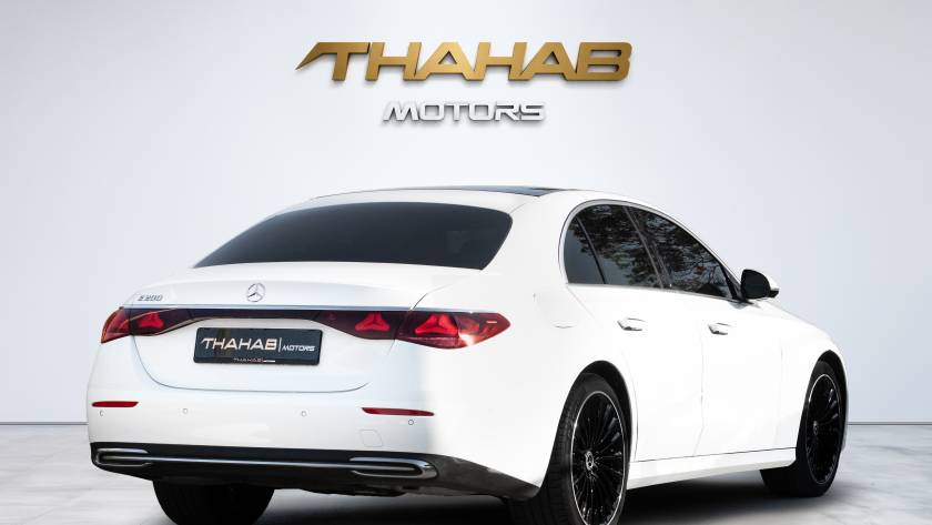 Mercedes-Benz E-Class E 200- 2023 - Thahab Motors Luxury Car Dealership Dubai (5)