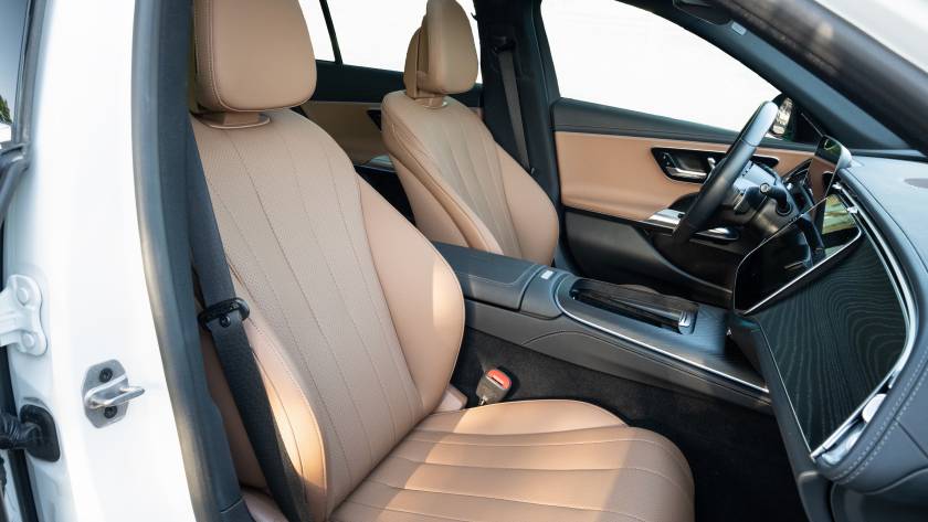 Mercedes-Benz E-Class E 200- 2023 - Thahab Motors Luxury Car Dealership Dubai (9)