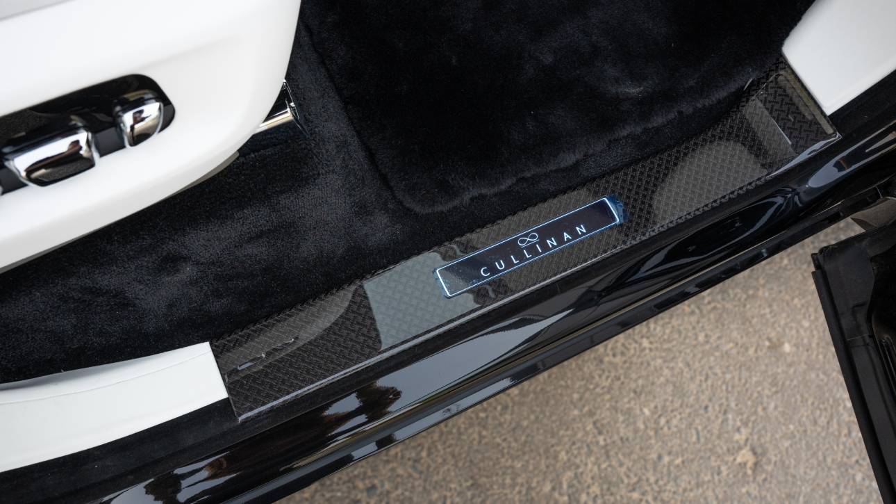 Rolls-Royce Cullinan - Black Badge - 2026 - Thahab Motors Luxury Car Dealership Dubai